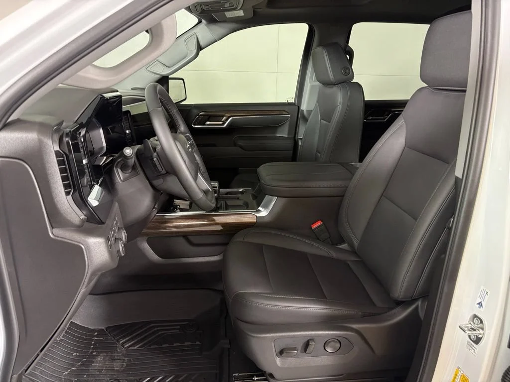 New 2026 Summit White Chevrolet LT Trail Boss image 23