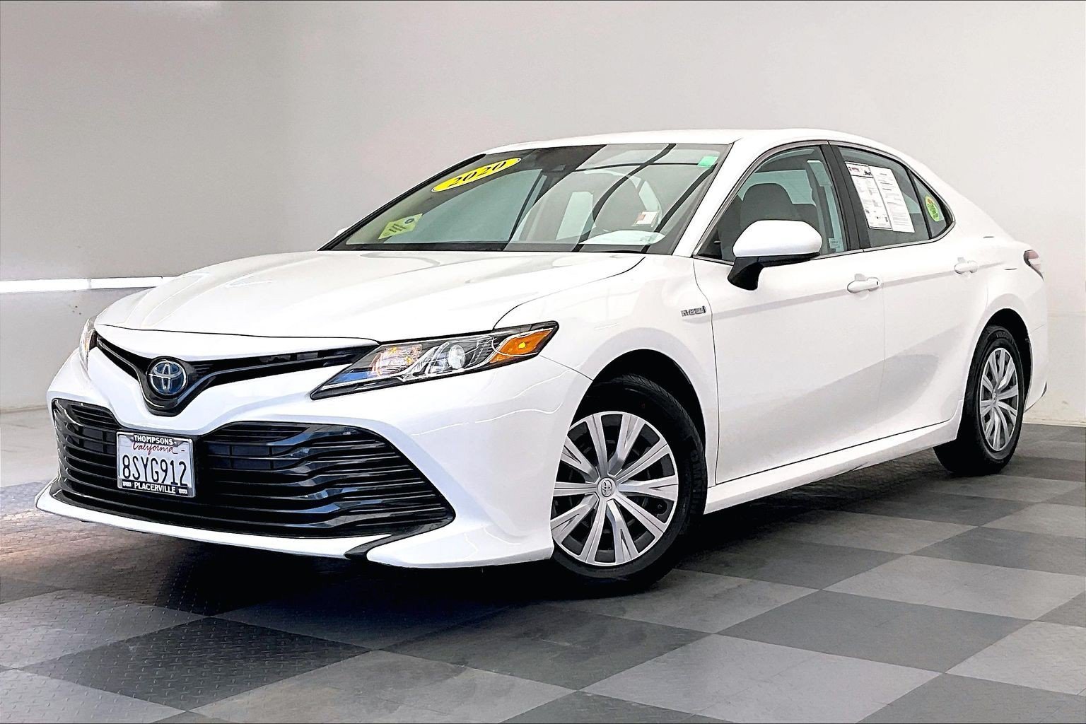 Used 2020 Super White Toyota LE image 12