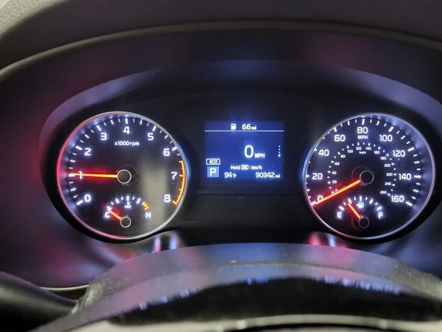 Used 2022 Red Kia LX image 28