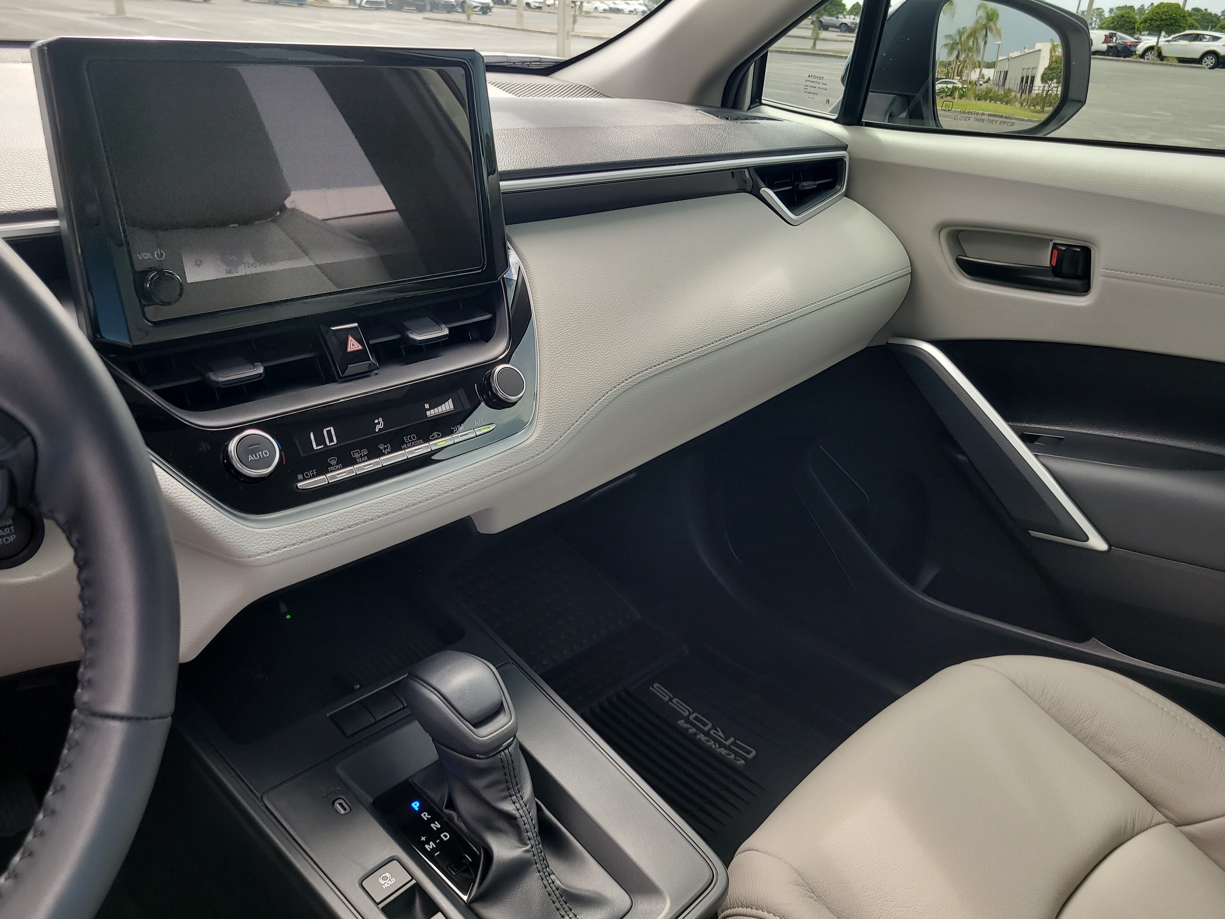 Used 2026 Pearl Toyota LE image 20