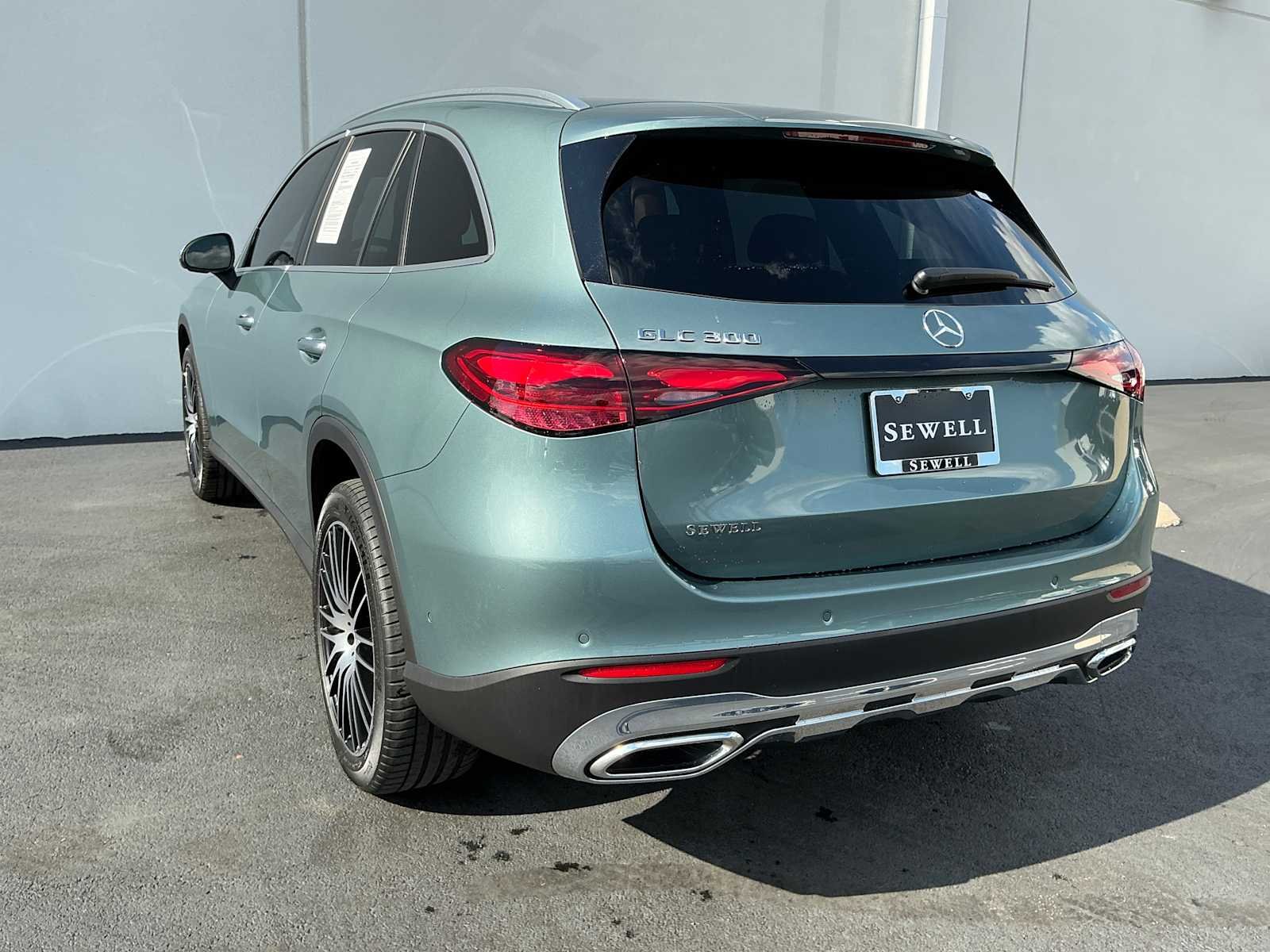 Certified Used 2026 Verde Silver Metallic Mercedes-Benz GLC 300 image 6
