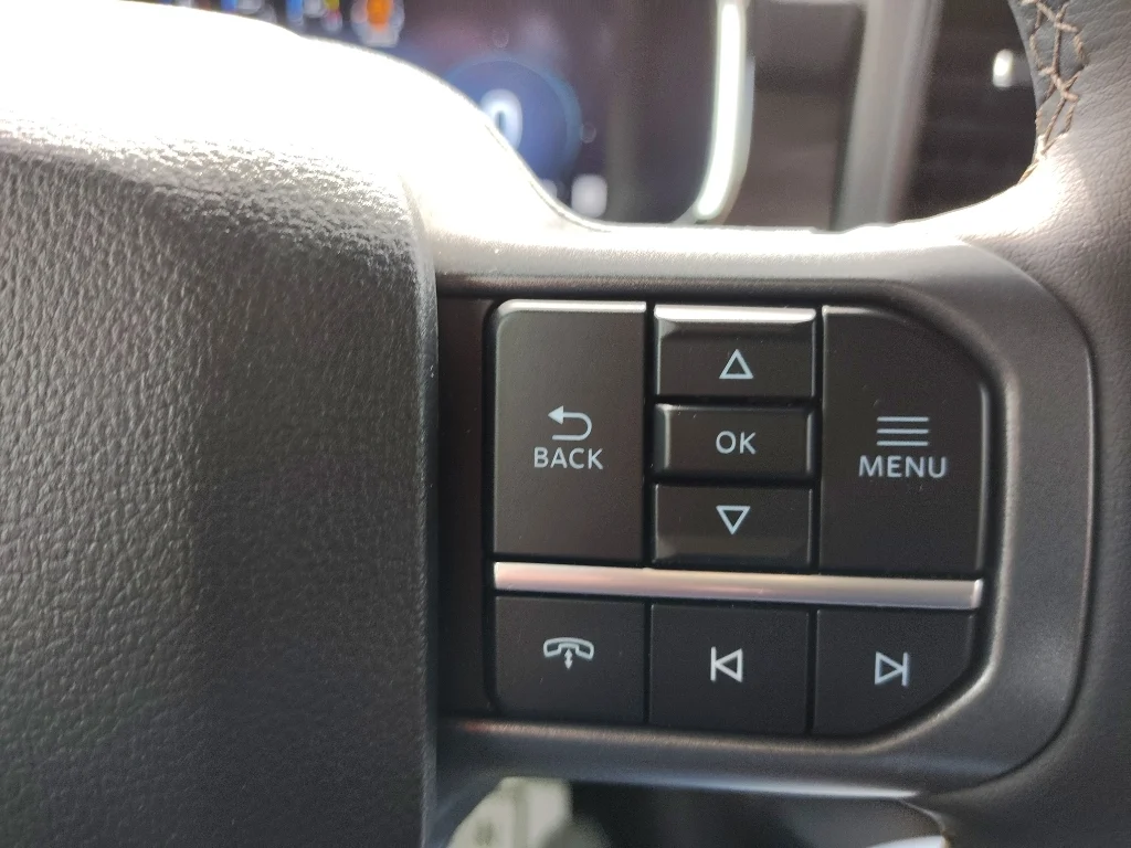 Used 2025 Star White Ford LARIAT image 22