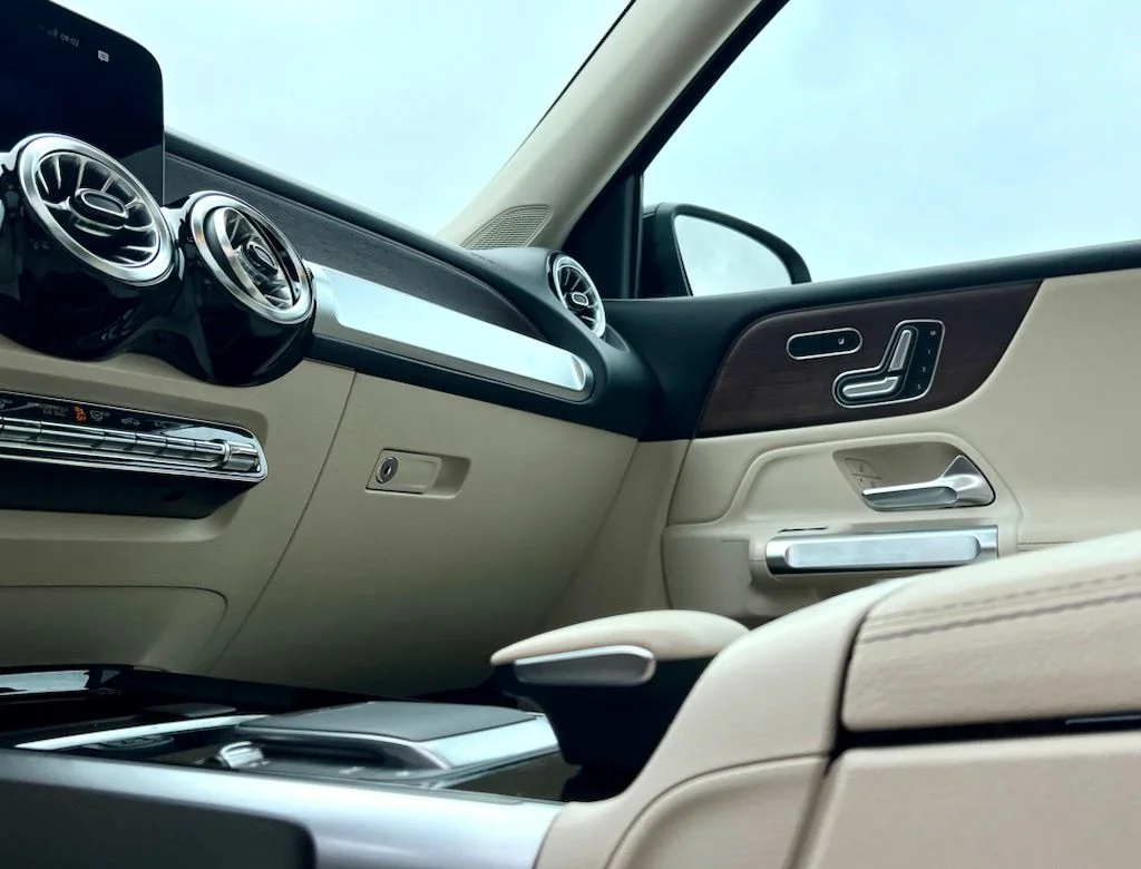 Certified Used 2023  Mercedes-Benz GLB 250 image 8