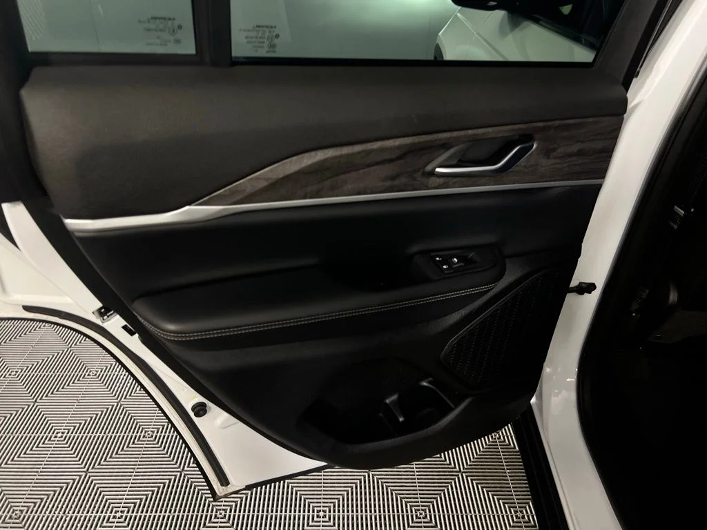 2023 Jeep Grand Cherokee Limited - Photo 24