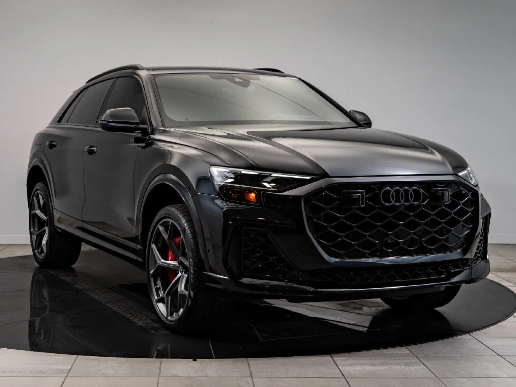Used 2025 Mythos Black Metallic Audi 4.0T image 12