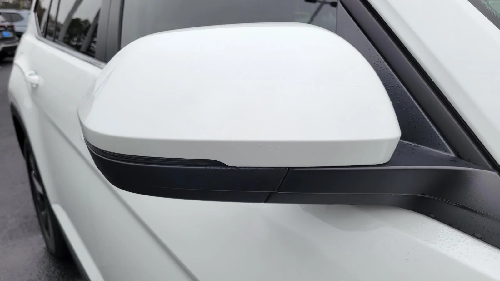 New 2026 Opal White Pearl Volkswagen 2.0T SE w/Technology image 10