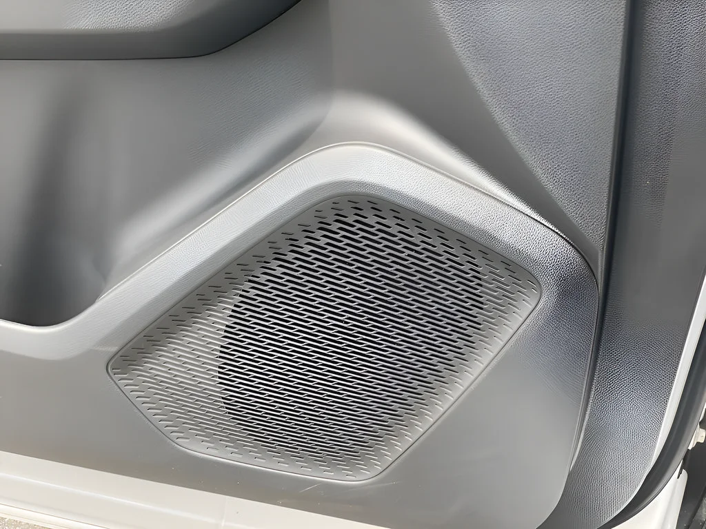 2025 Chevrolet Equinox EV RS - Photo 22