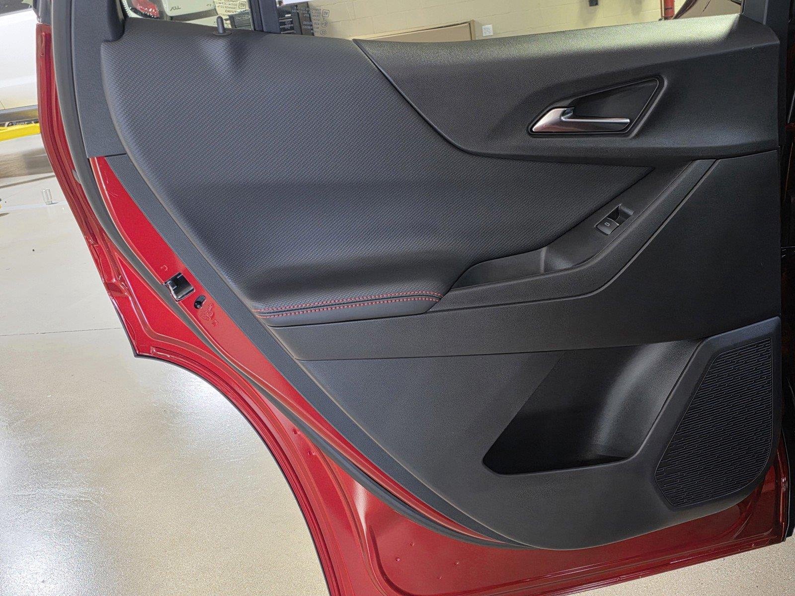 2027 Chevrolet Equinox RS - Photo 13