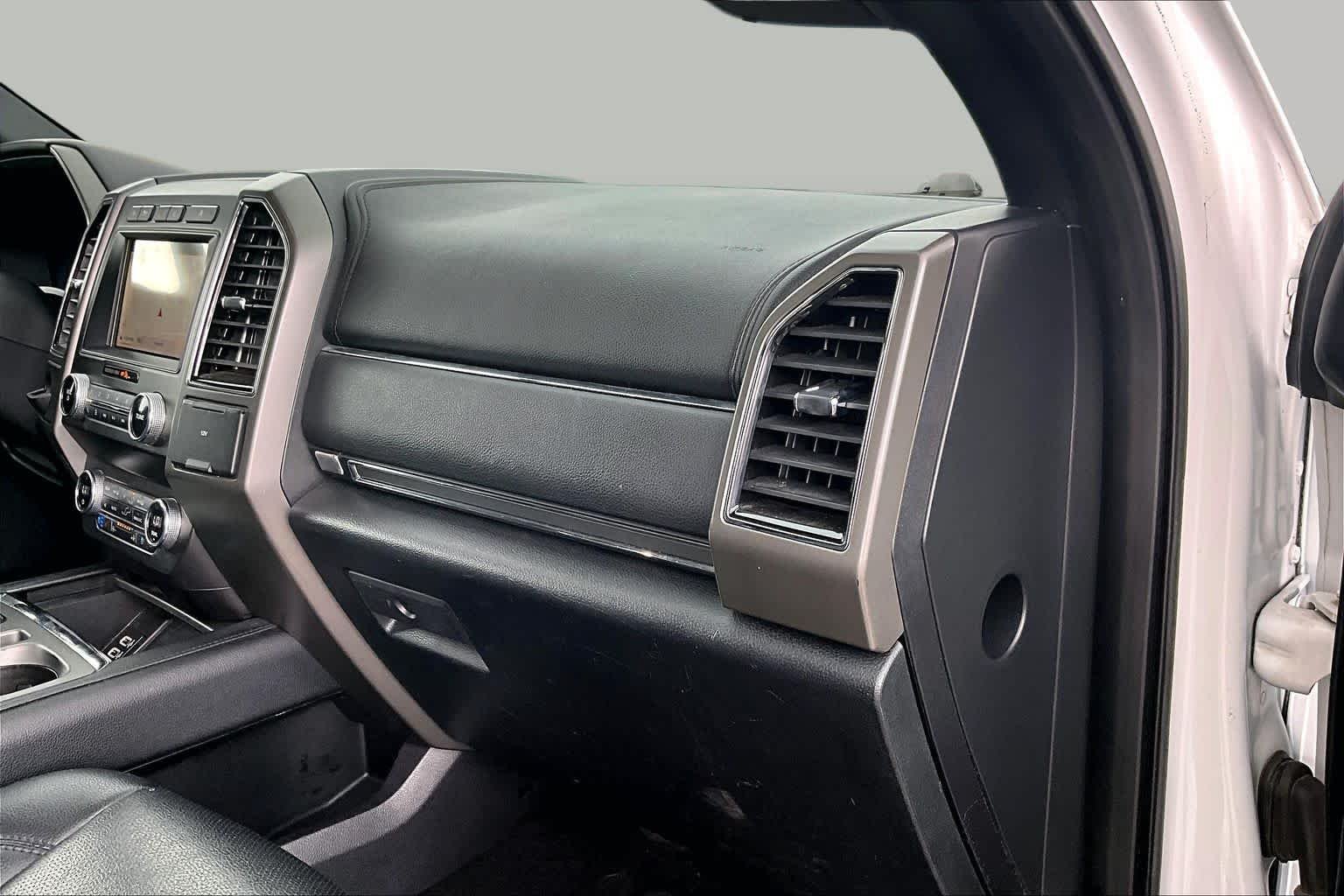 Used 2019 Oxford White Ford XLT image 18