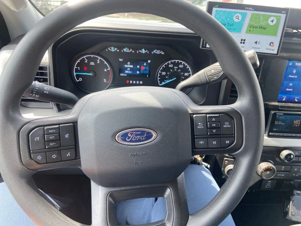 Used 2025 White Ford XL image 40