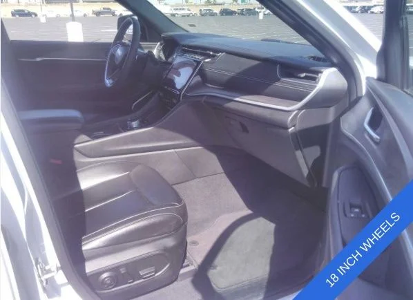 Used 2024 White Jeep 4xe image 9