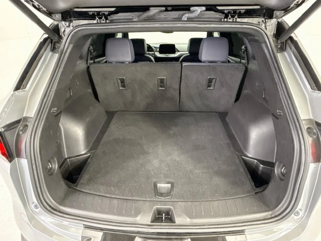 Used 2023 Gray Chevrolet RS image 27