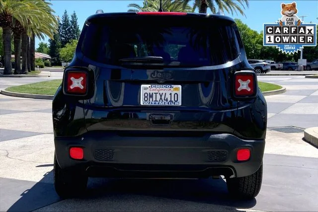 Used 2018 Black Jeep Latitude image 4