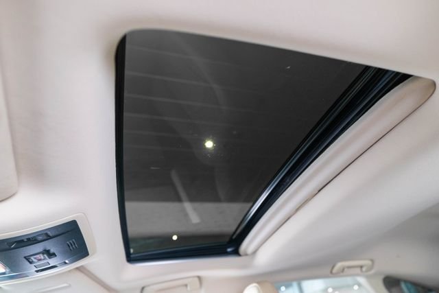 Used 2022 White Lexus 350L image 20