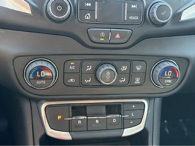 2023 GMC Terrain SLT - Photo 21