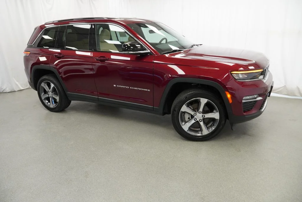Used 2025 Red Jeep Limited image 20