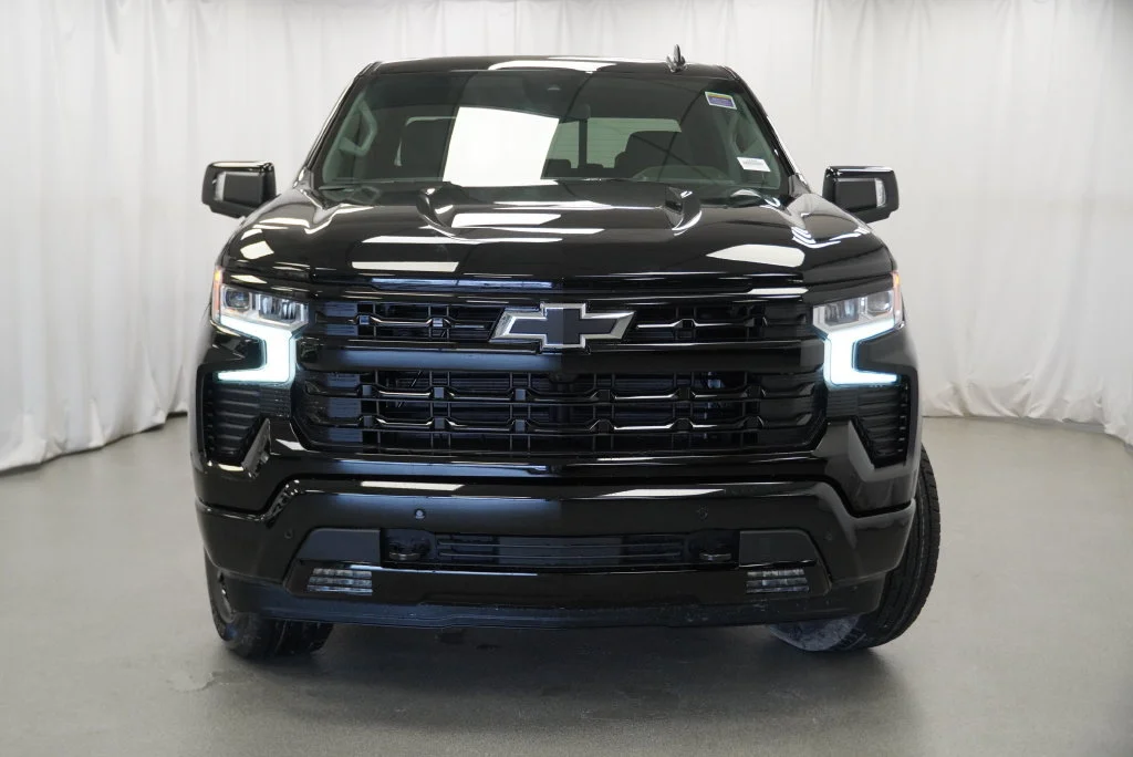 New 2026 Black Chevrolet RST image 33