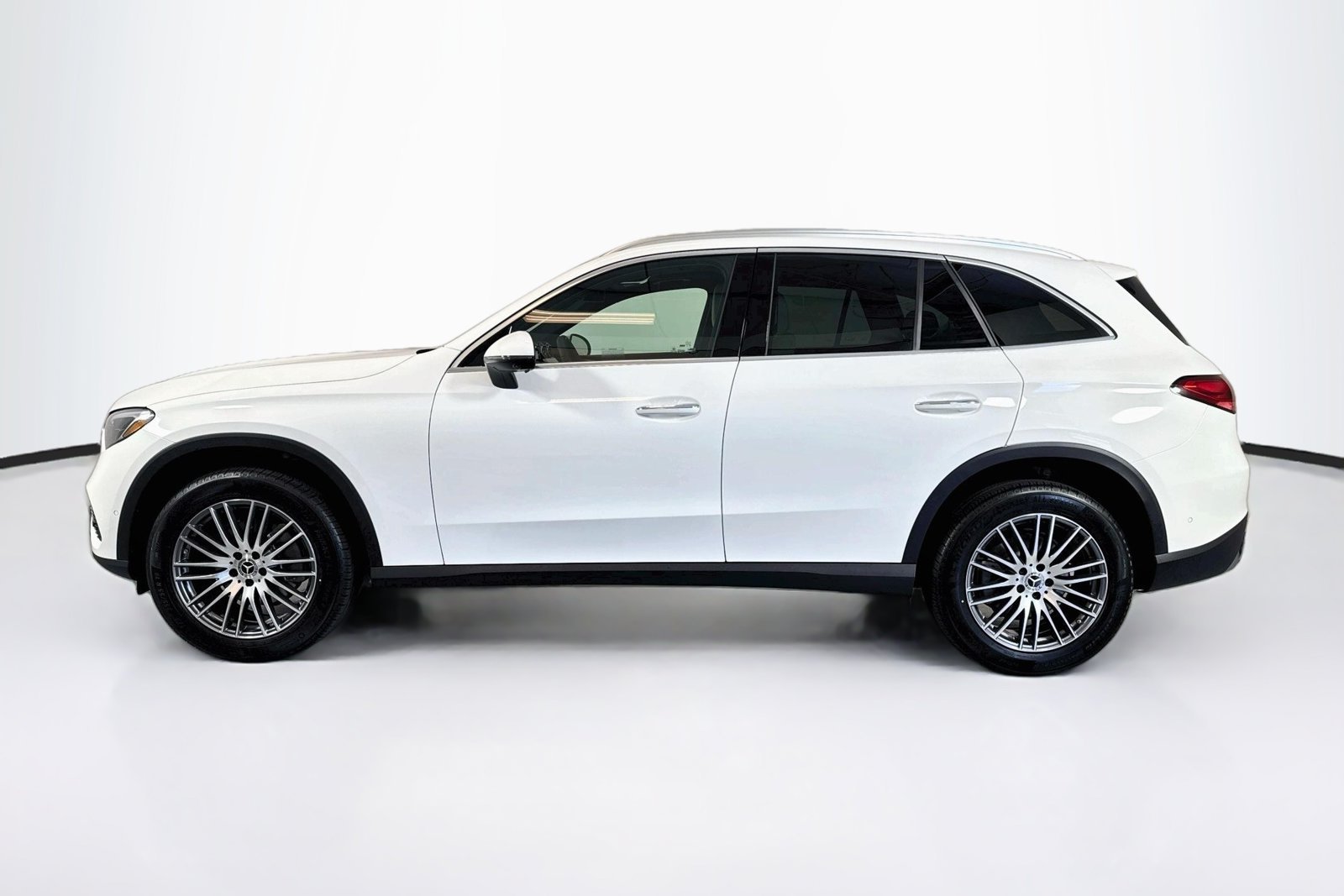 New 2026 Polar White Mercedes-Benz GLC 300 image 8