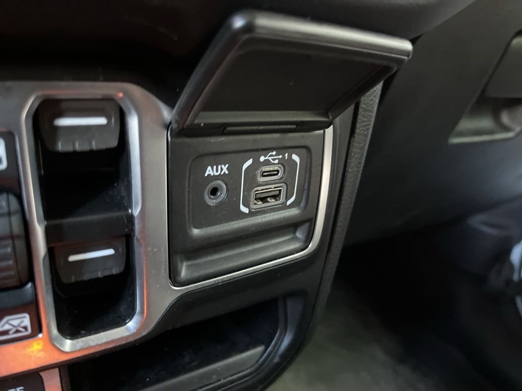 Used 2025 Bright White Clearcoat Jeep Rubicon X image 40
