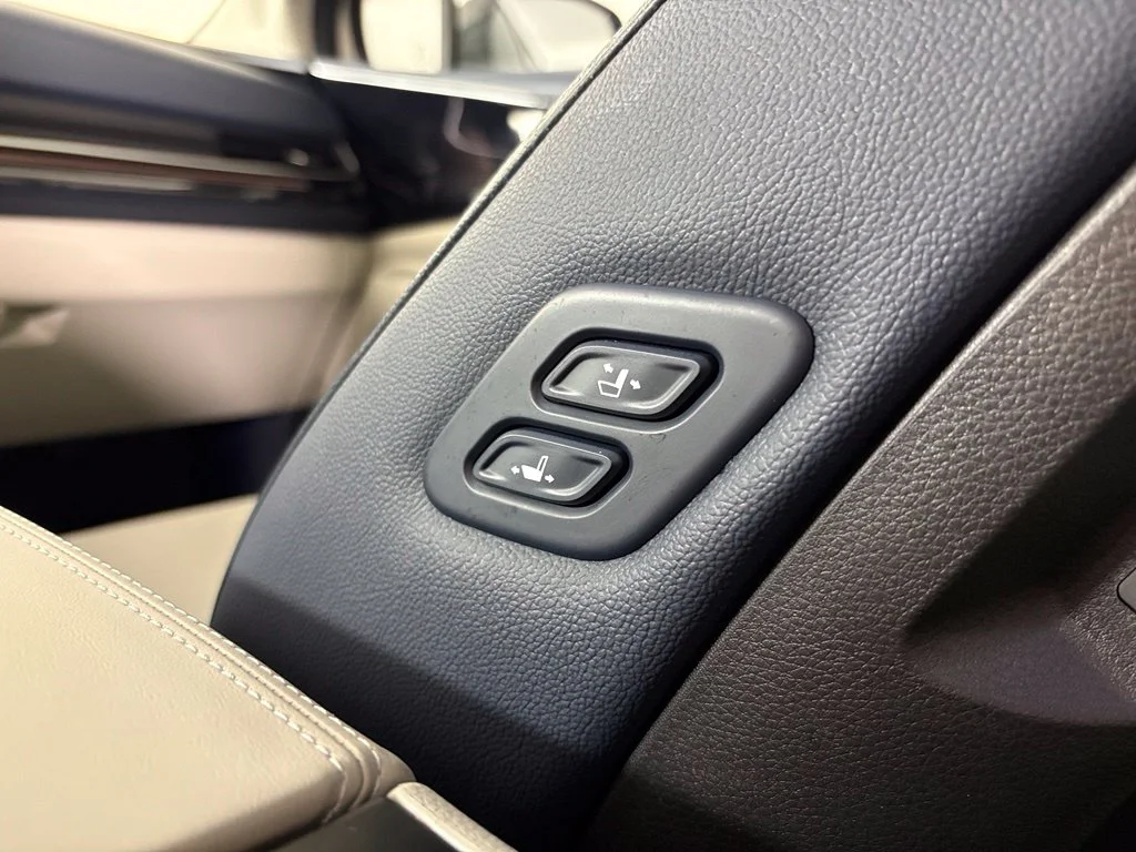Used 2025 White Kia SX Prestige image 37