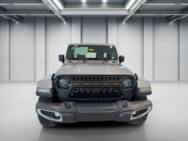 Used 2018 Silver Jeep Unlimited Sahara image 2