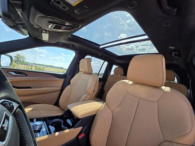 New 2027 High-Gloss Black Paint Jeep Summit image 22