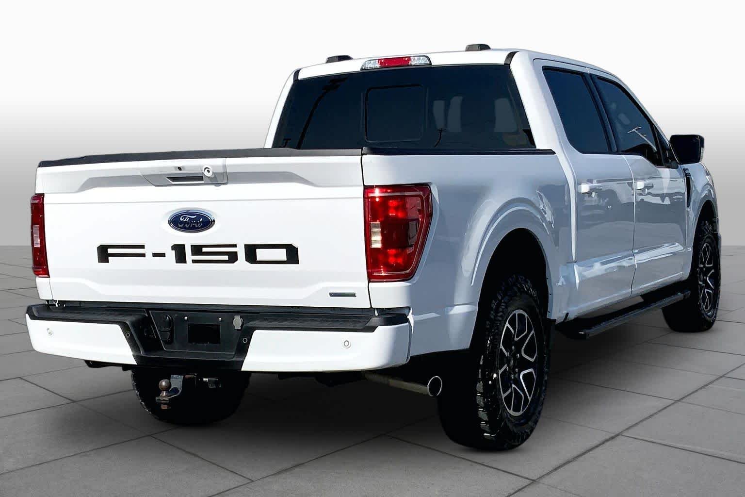 Used 2023 Oxford White Ford XLT image 13