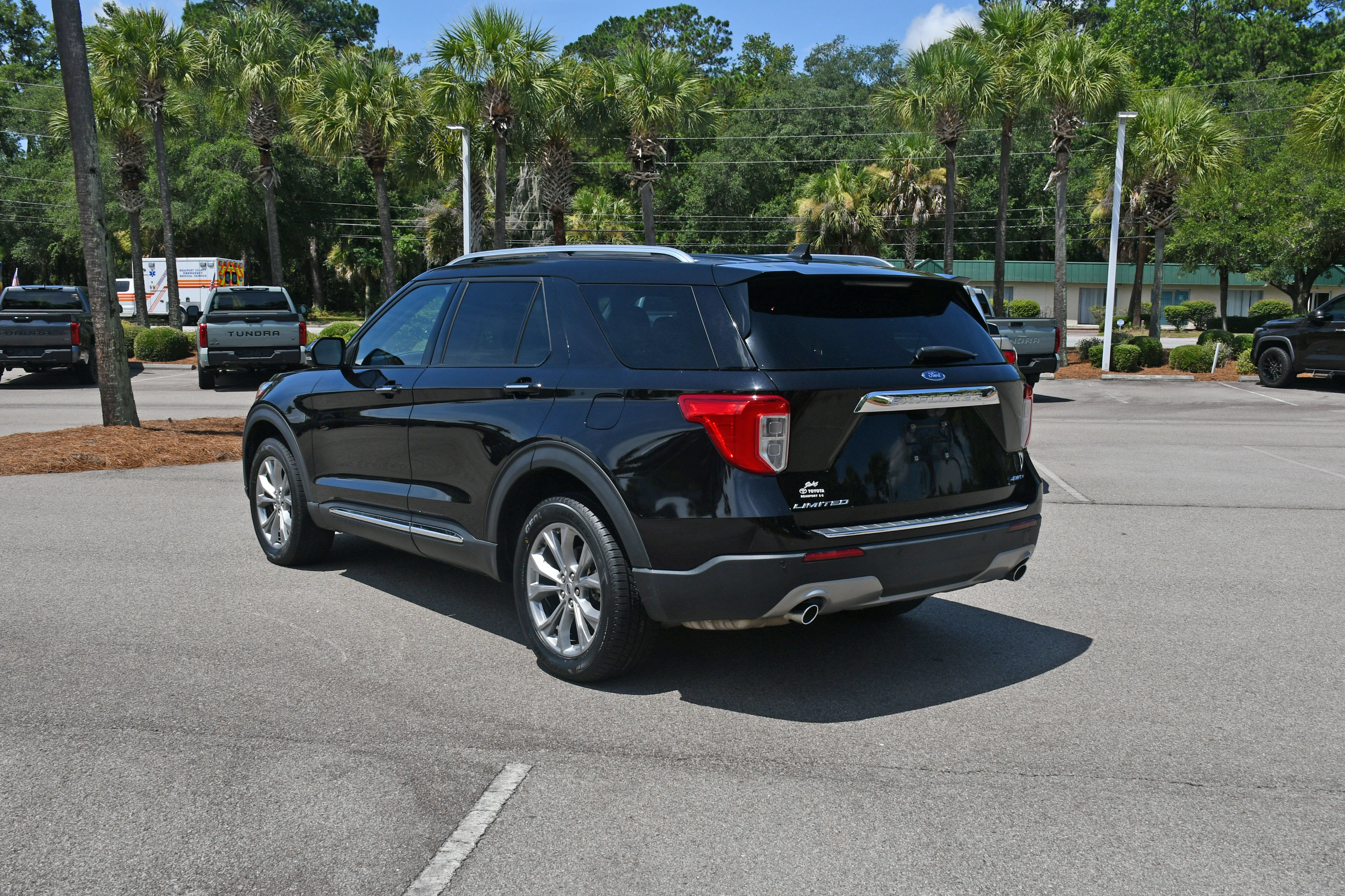 Used 2023 Black Ford Limited image 4