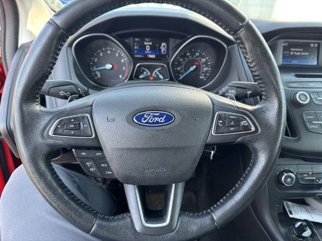 Used 2016 Race Red Ford SE image 10