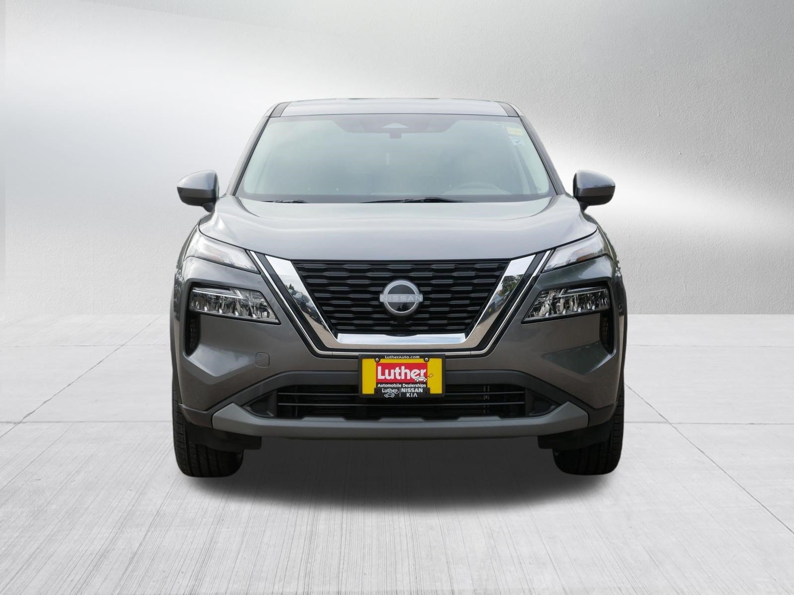 Certified Used 2023 Gun Metallic Nissan SV image 2
