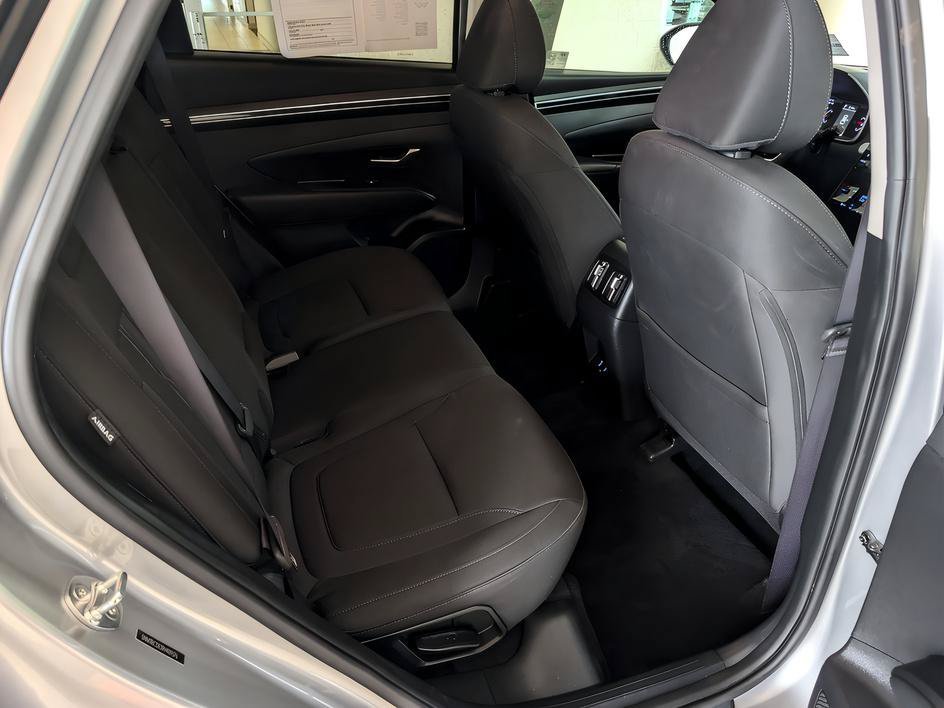 Used 2024 Shimmering Silver Hyundai SEL image 25