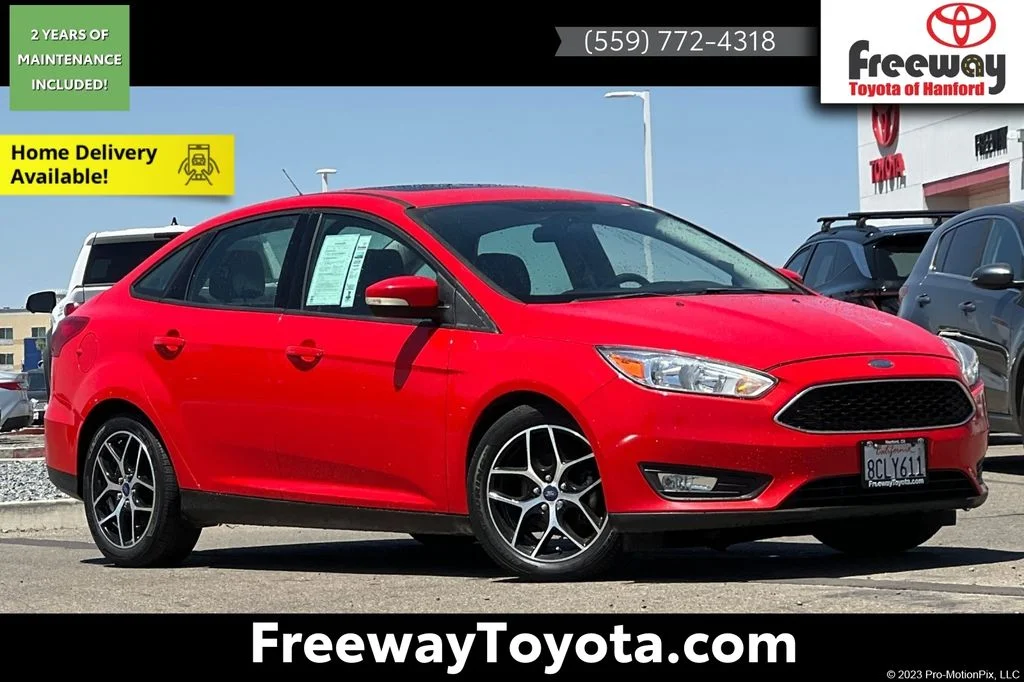 2017 Ford Focus Sedan SEL's photo