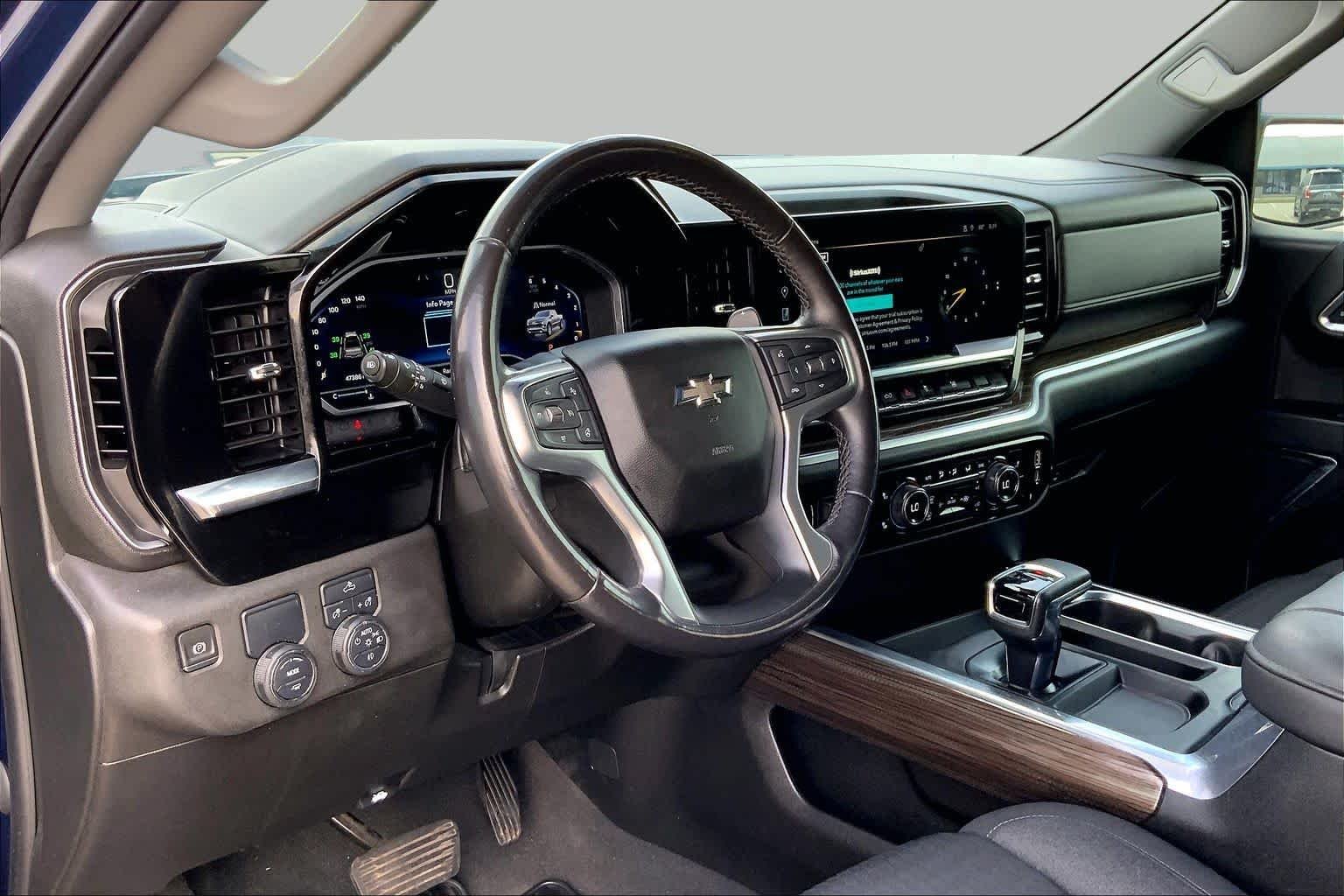 Used 2023 Northsky Blue Metallic Chevrolet RST image 17