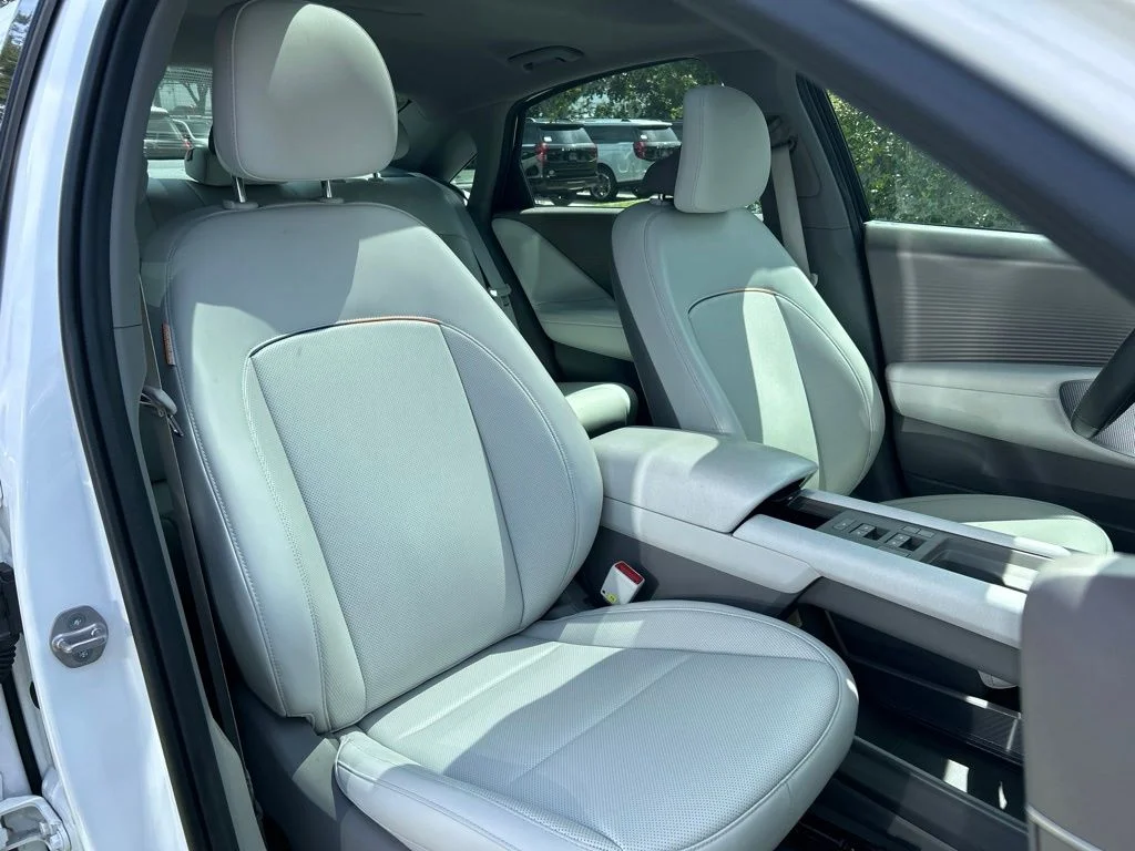 Used 2023 White Hyundai Limited image 46