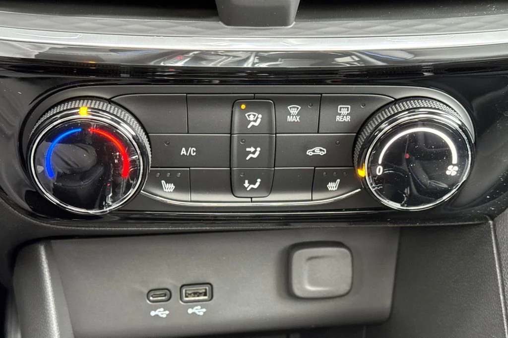 2026 Buick Encore GX Sport Touring - Photo 18