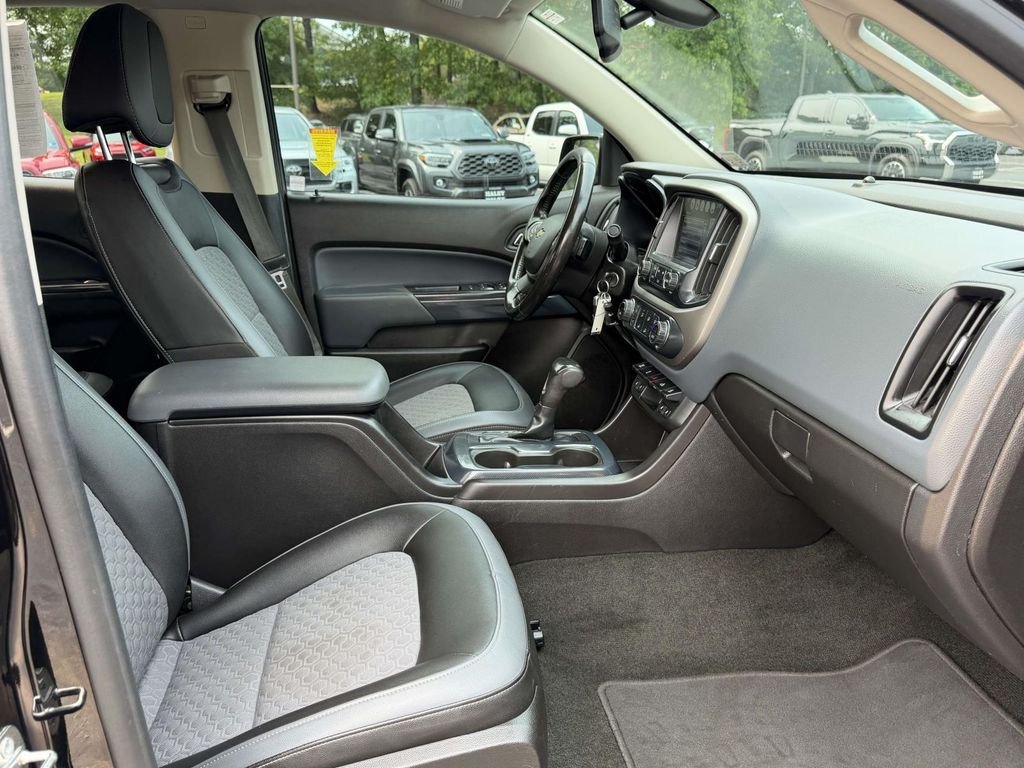 Used 2016 Black Chevrolet Z71 image 11