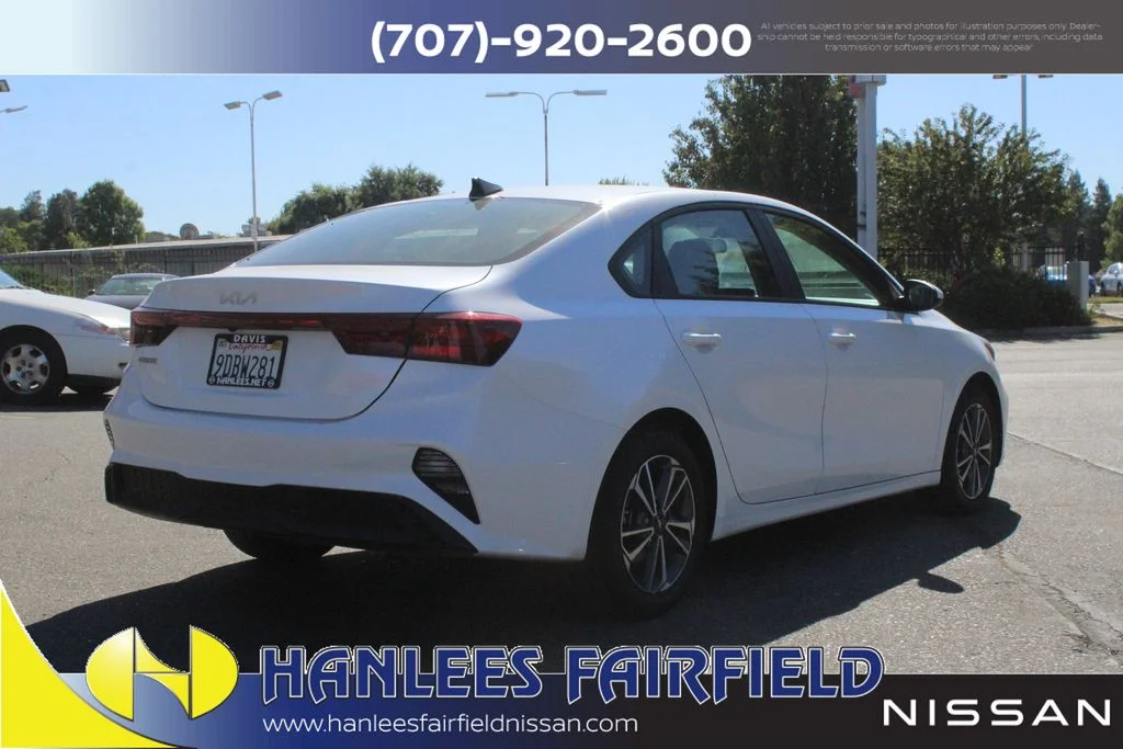 2023 Kia Forte LXS - Photo 7