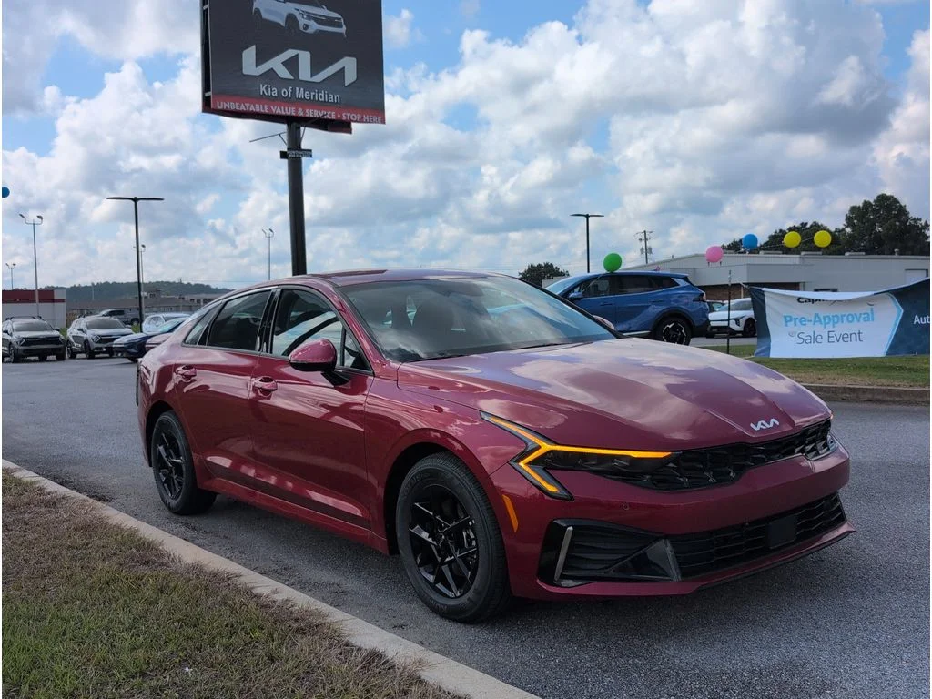 2025 Kia K5 LXS - Photo 7