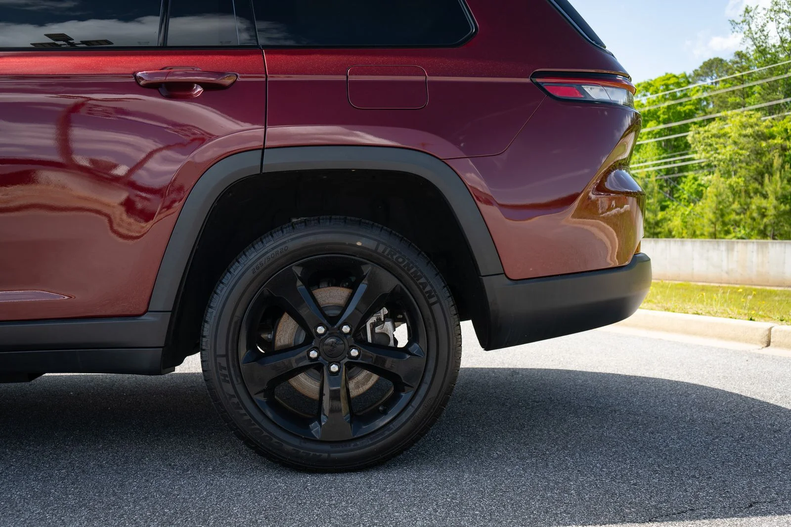Used 2023 Red Jeep Limited image 6