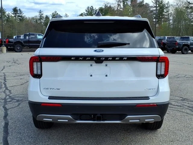 New 2026 Star White Metallic Tri-Coat Ford Active image 25