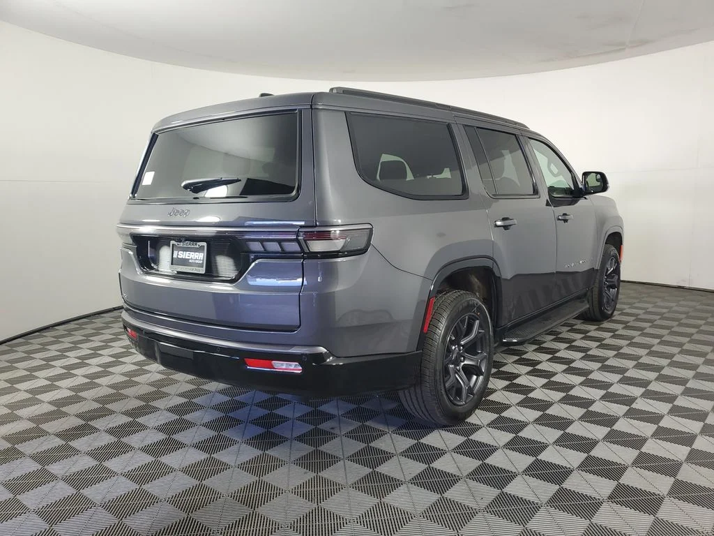 New 2026 Baltic-Gray Metallic Clear-Coat Exterior Paint Jeep Limited Altitude image 3