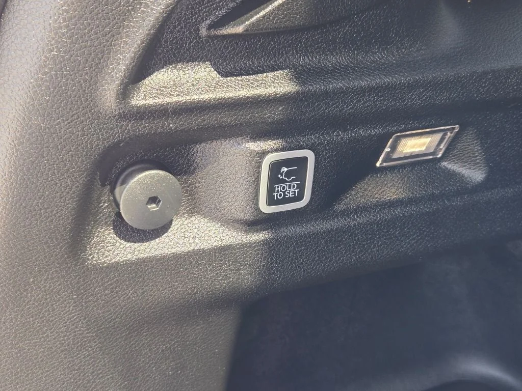 Certified Used 2023 White/off-white Jeep Limited image 15