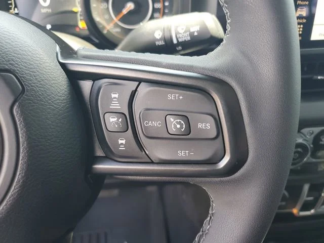 Used 2025 41 Jeep High Tide image 12