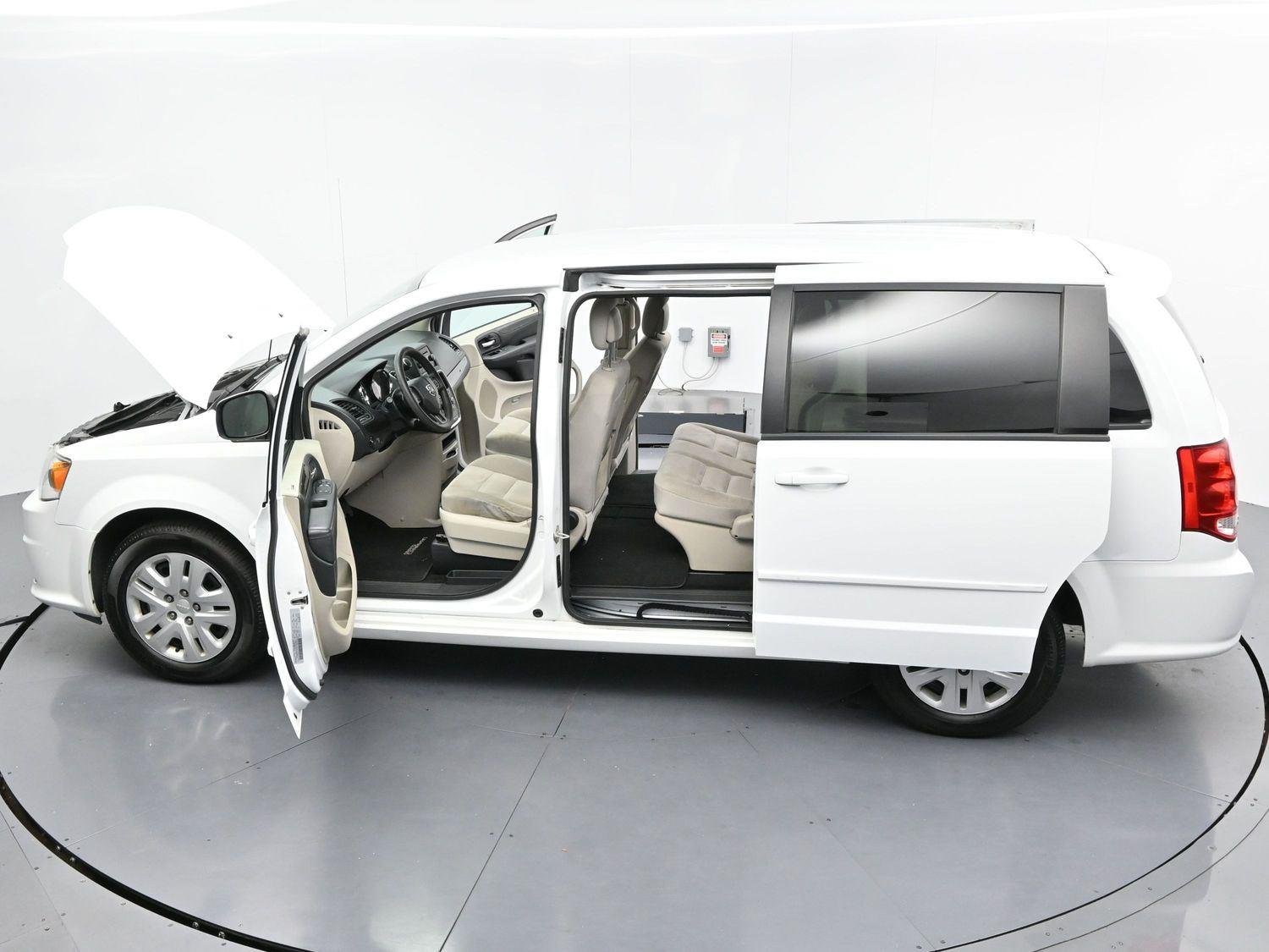 Used 2017 White Knuckle Clearcoat Dodge SE image 31