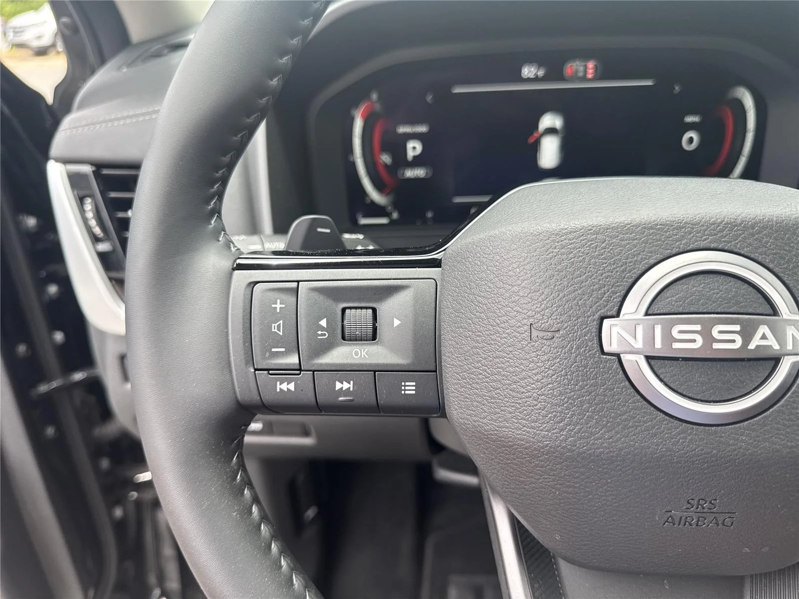 Used 2026 Super Black Nissan Platinum image 21
