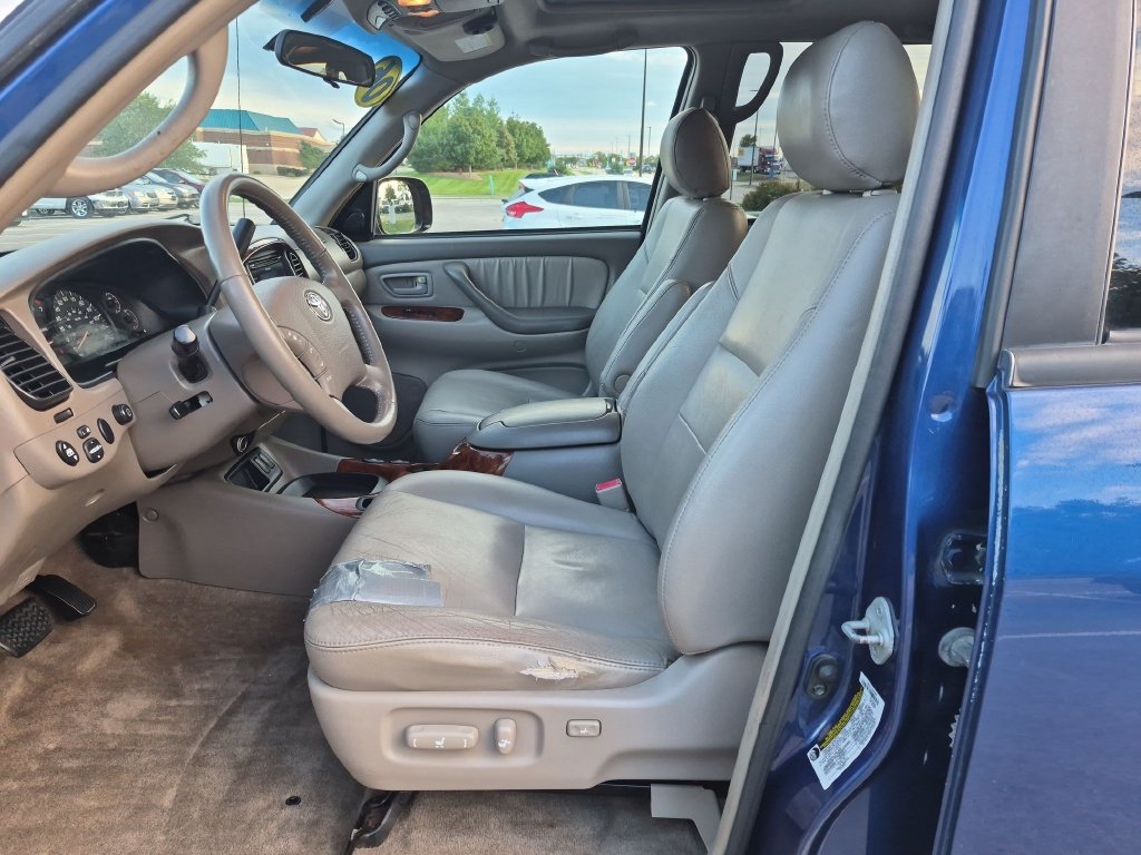 Used 2006  Toyota Limited image 11