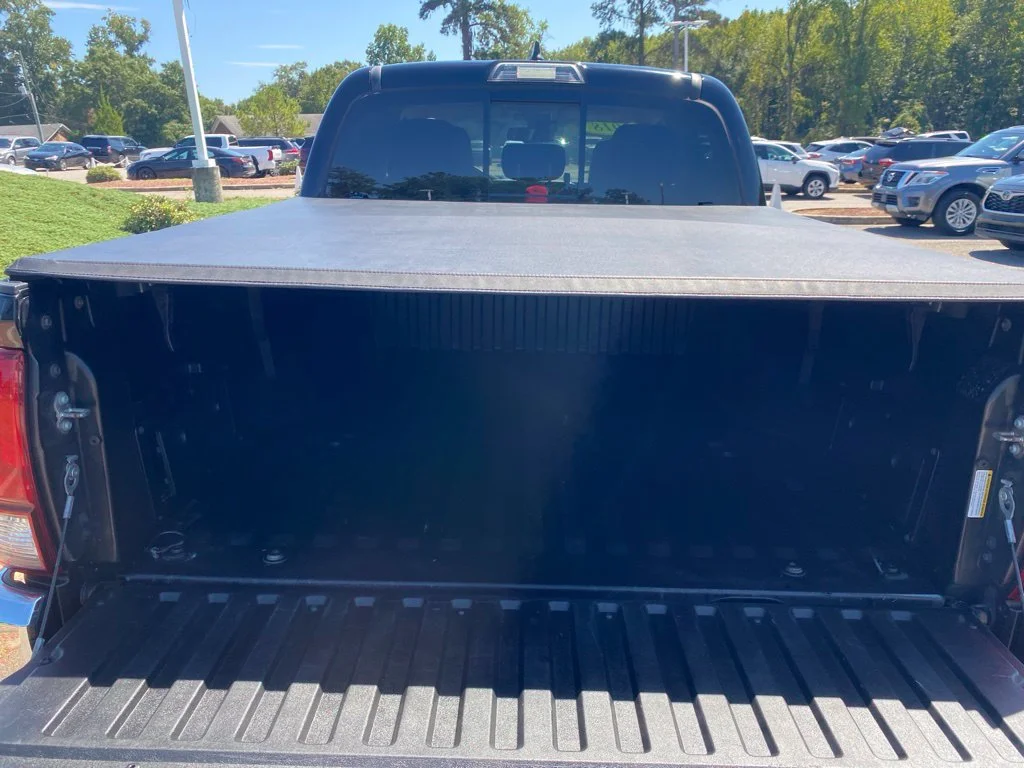 Used 2018 Black Toyota SR5 image 10