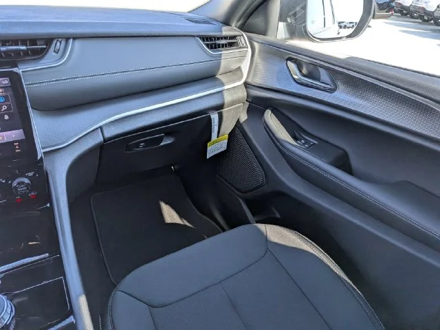 New 2027 Black Jeep Laredo image 14
