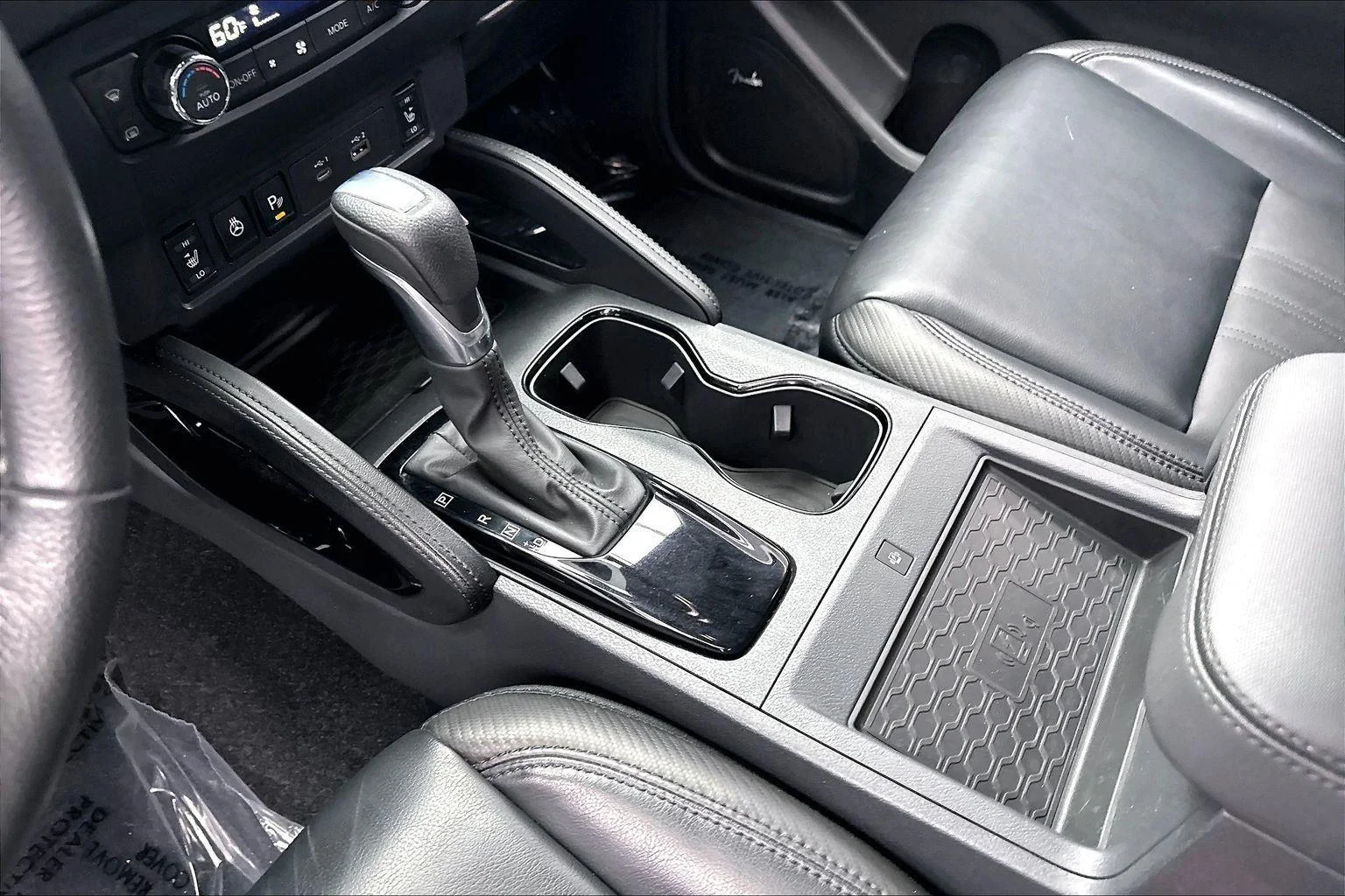 Used 2022 Super Black Nissan PRO-4X image 18