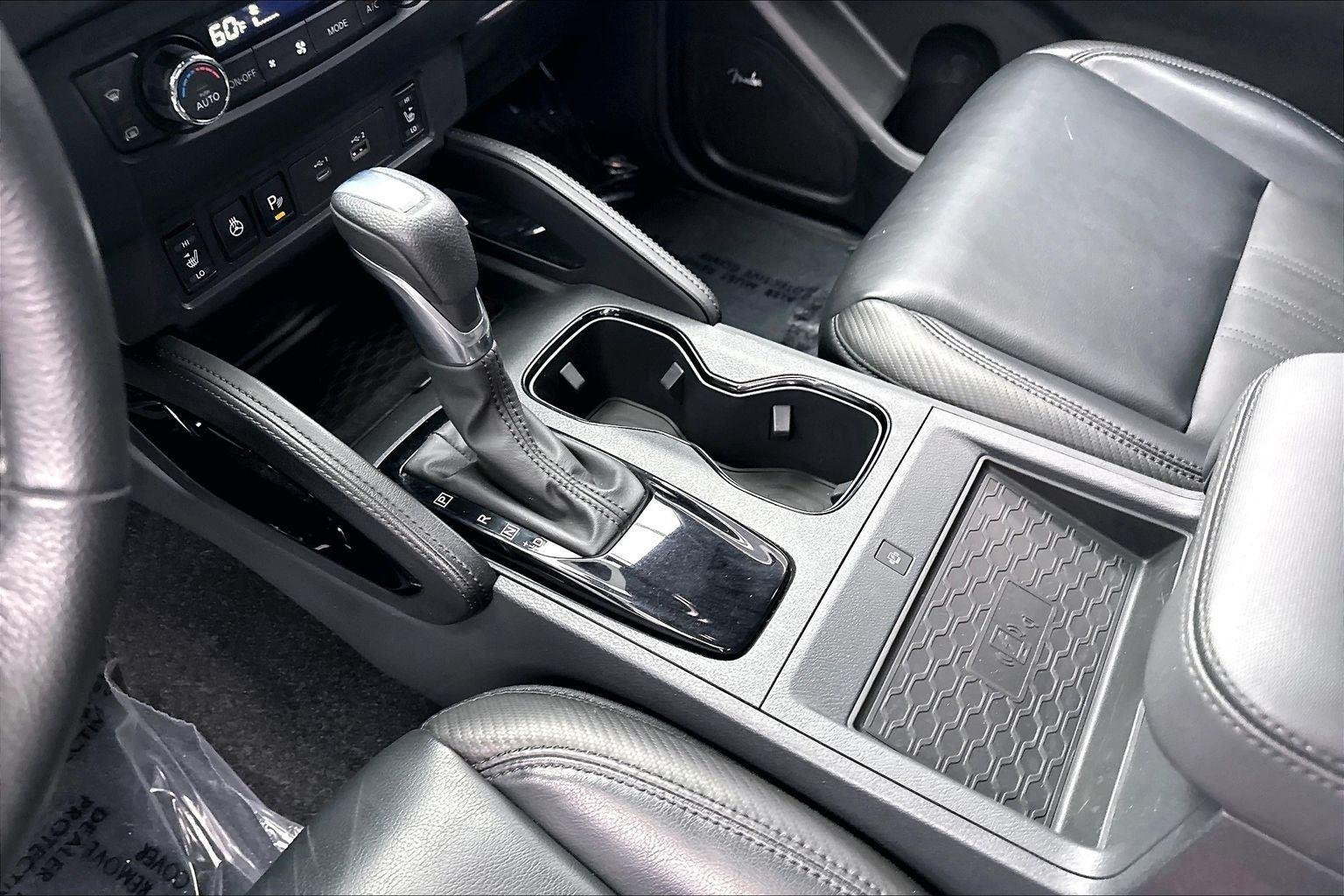 Used 2022 Super Black Nissan PRO-4X image 18